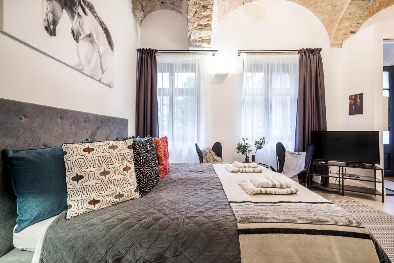 Urban Stable Luxury Apartments Budapest Exterior photo