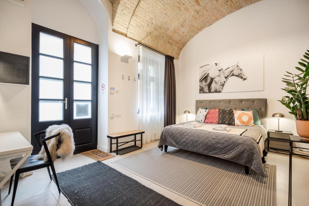 Urban Stable Luxury Apartments Budapest Exterior photo